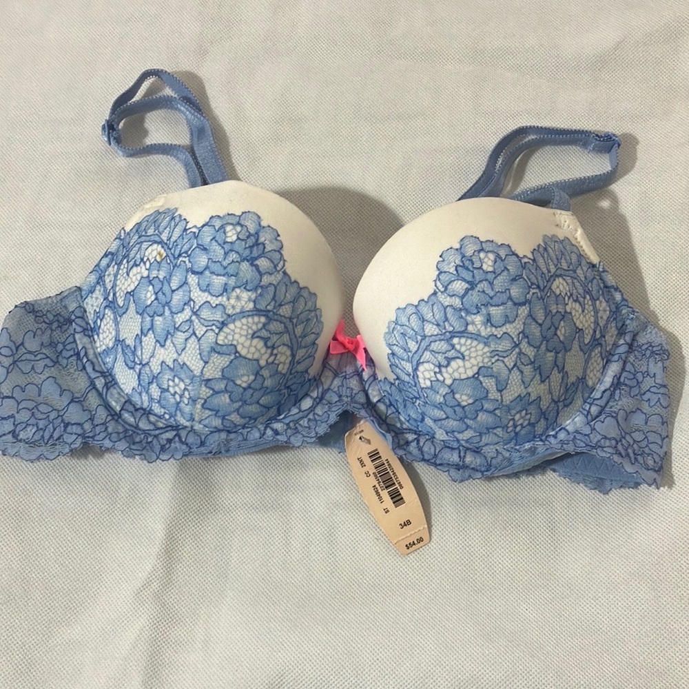 34B Victoria's Secret Blue and Cream Lace Bra